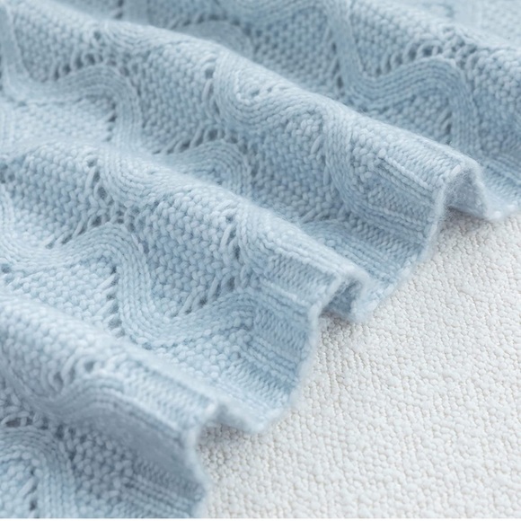 NEW Amélie Home Lightweight Wave Pattern Knit Throw Blanket Cozy Soft Warm 50x60 - Picture 8 of 12